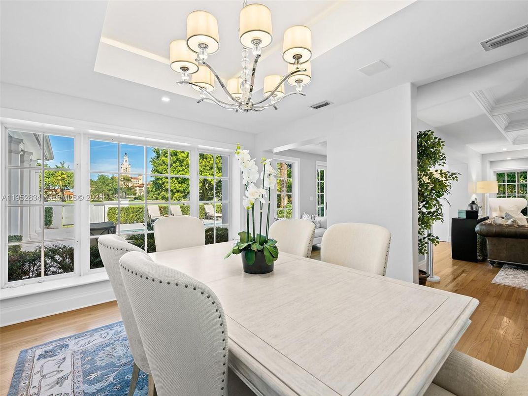 Chandelier, Dining room, Interior, Recessed Lighting, Wood Texture Flooring