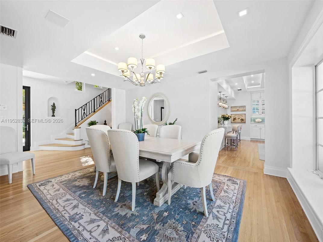 Chandelier, Dining room, Interior, Recessed Lighting, Wood Texture Flooring
