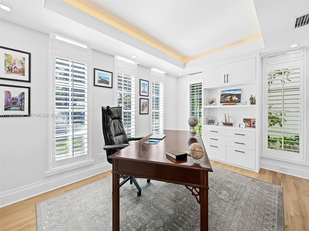 Home Office, Interior, Recessed Lighting, Wood Texture Flooring