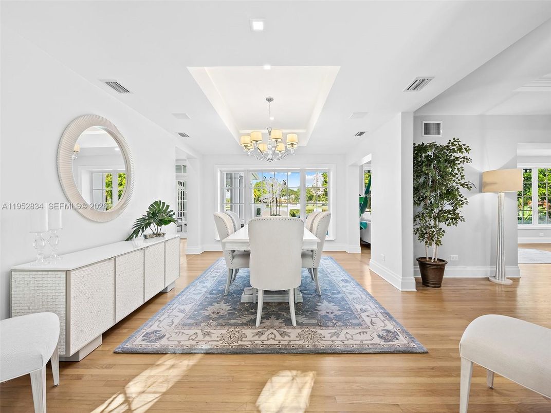 Chandelier, Dining room, Interior, Recessed Lighting, Wood Texture Flooring