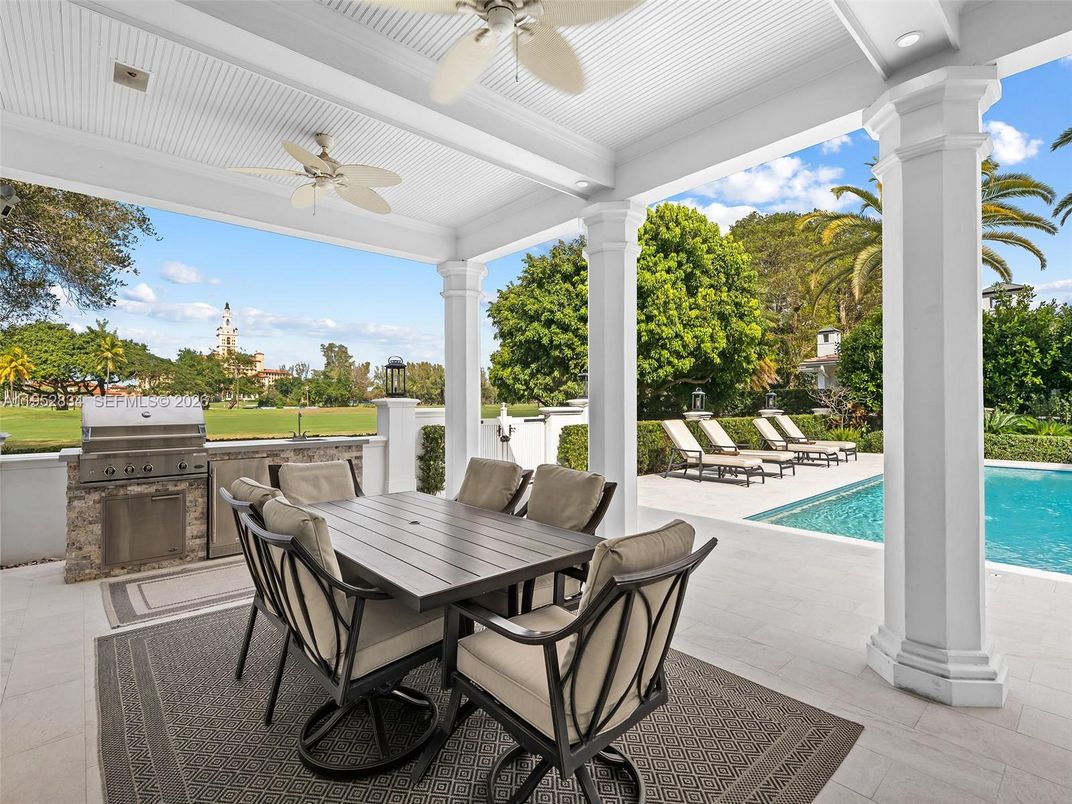 Exterior, Outdoor Kitchen, Pool