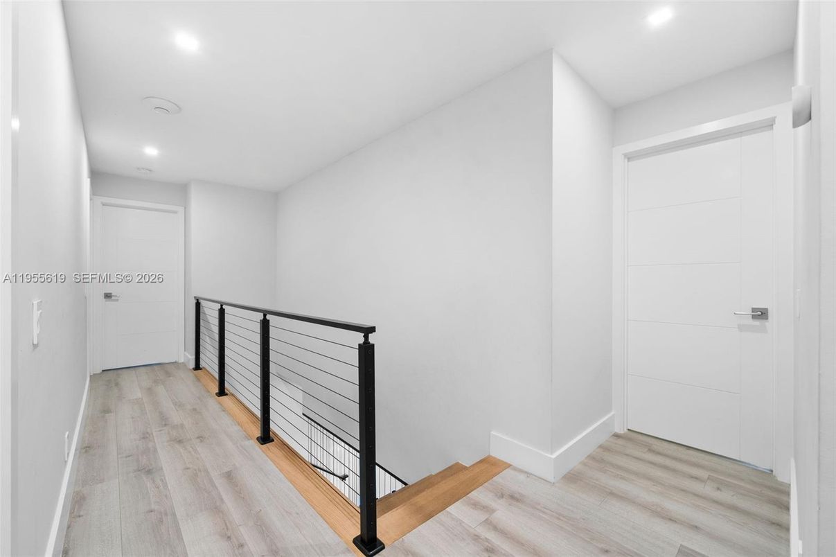 Interior, Recessed Lighting, Wood Texture Flooring