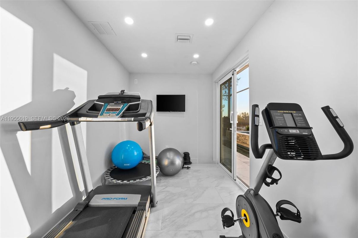 Fitness Equipment, Interior, Marble, Recessed Lighting