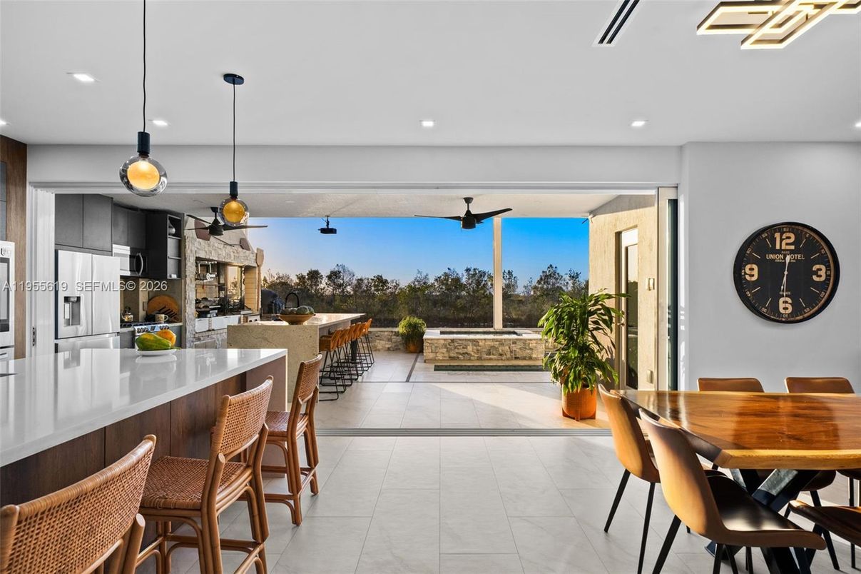Dining room, Interior, Pendant Lights, Recessed Lighting
