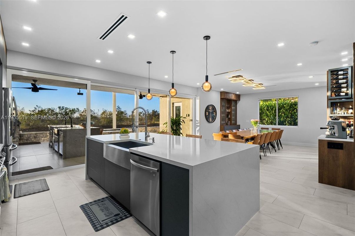 Dining room, Interior, Kitchen, Marble, Pendant Lights, Recessed Lighting, Stainless Steel Appliances