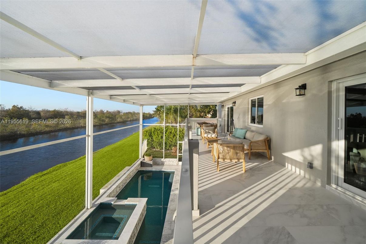 Interior, Pool, Sun Room, Water