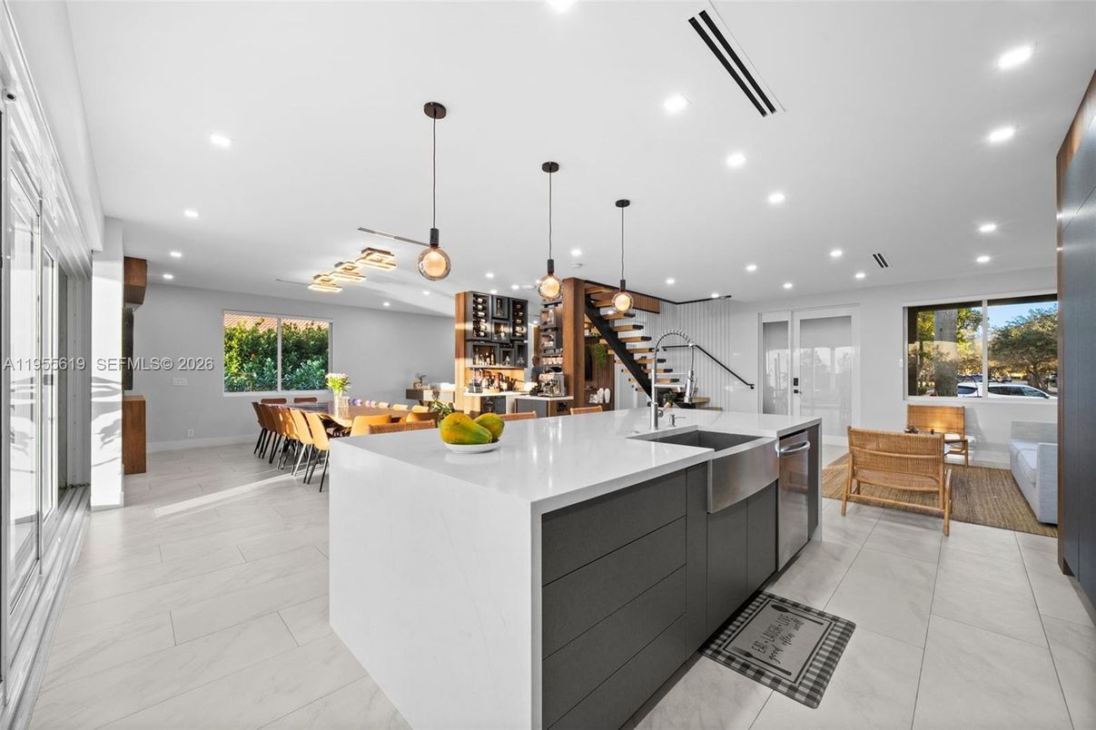 Dining room, Interior, Kitchen, Marble, Pendant Lights, Recessed Lighting, Stainless Steel Appliances