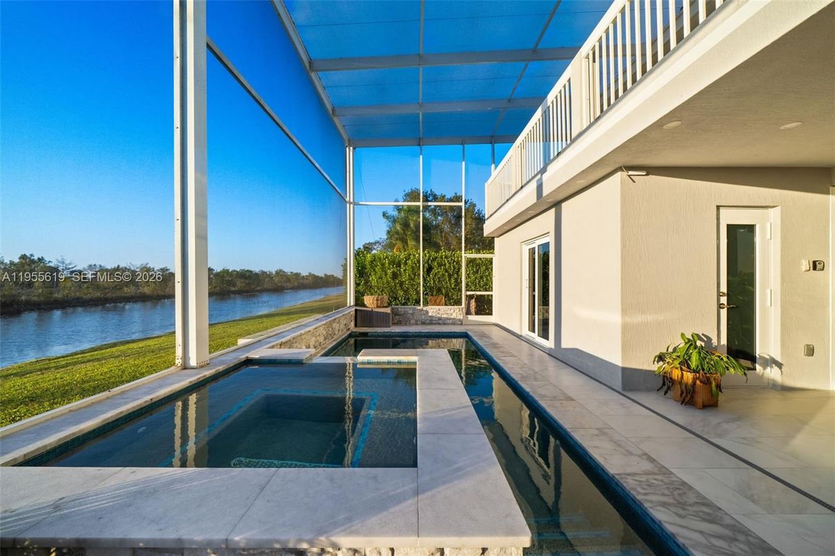 Interior, Pool, Sun Room, Water