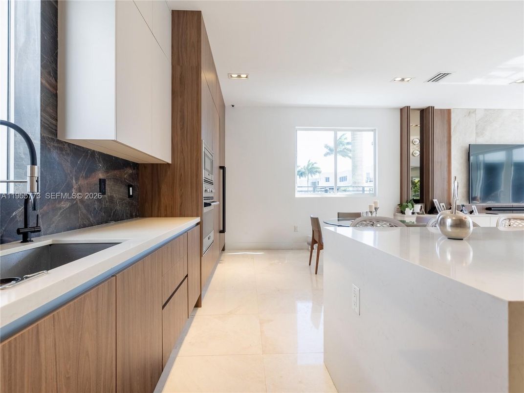 Dining room, Interior, Kitchen, Recessed Lighting