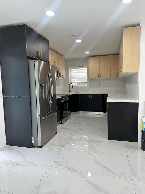 Interior, Kitchen, Marble, Recessed Lighting