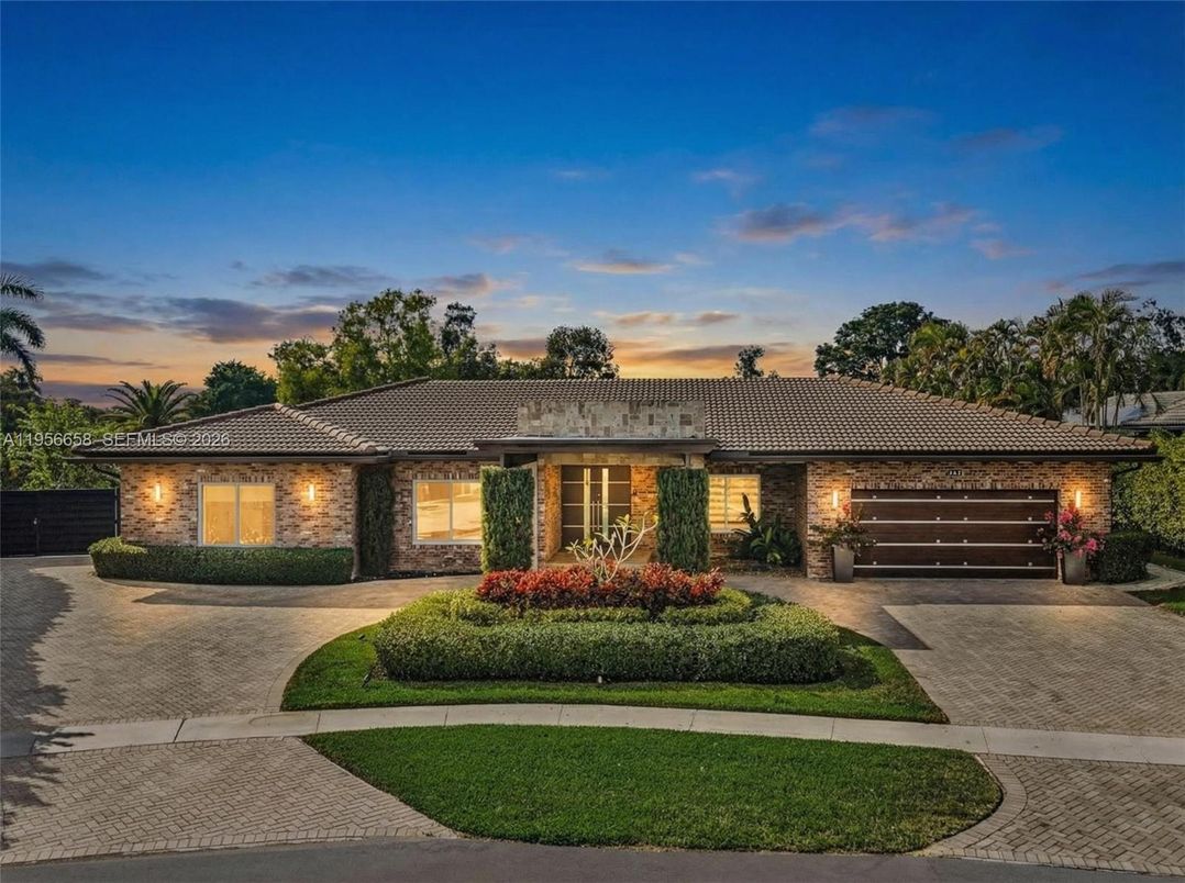 Attached, Exterior, Facade, Brick Facade, Mediterranean