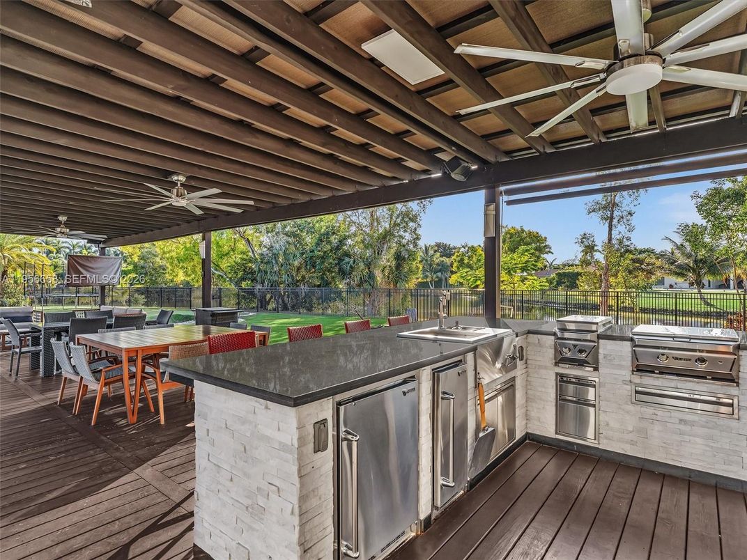 Exterior, Outdoor Kitchen