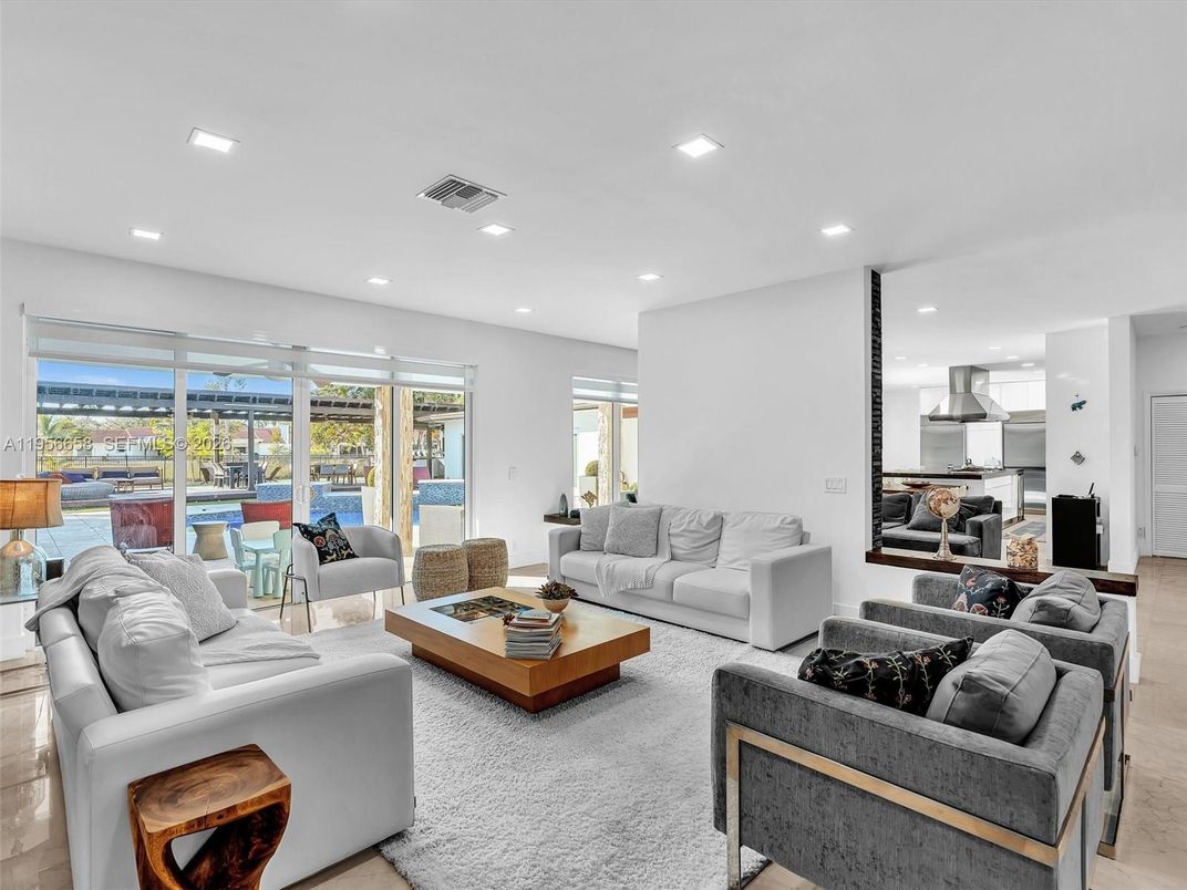 Interior, Kitchen, Living room, Recessed Lighting, Stainless Steel Appliances