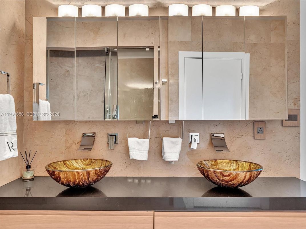 Bathroom, Dual Sink Vanities, Interior