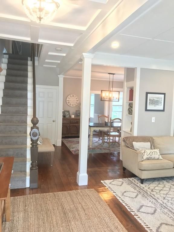 Chandelier, Dining room, Interior, Living room, Pendant Lights, Recessed Lighting, Wood Texture Flooring