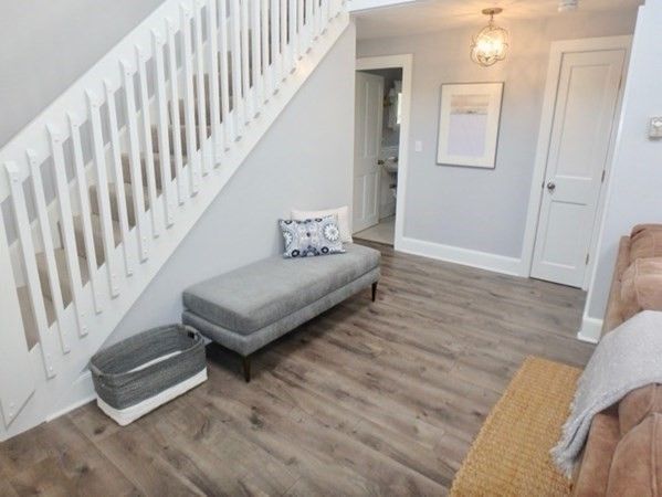 Interior, Pendant Lights, Wood Texture Flooring