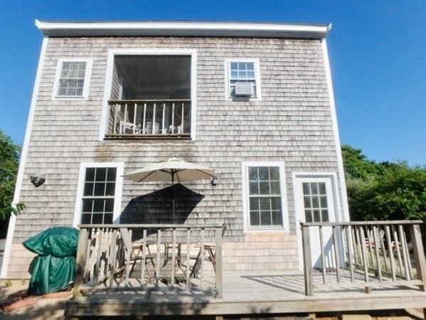 Exterior, Facade, Rowhouse