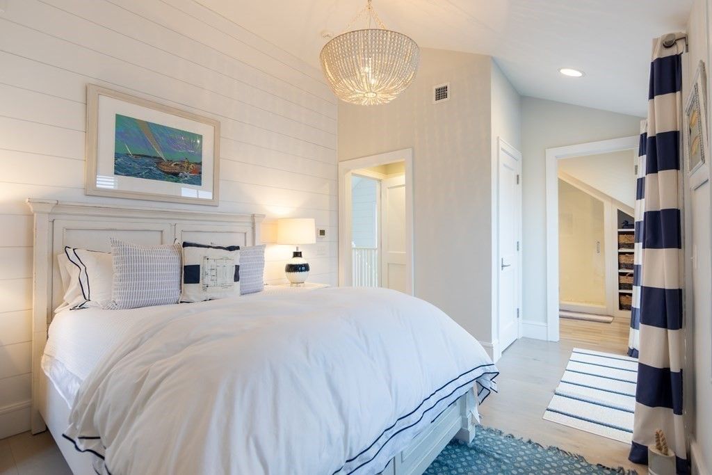 Bedroom, Interior, Pendant Lights, Recessed Lighting, Wood Texture Flooring