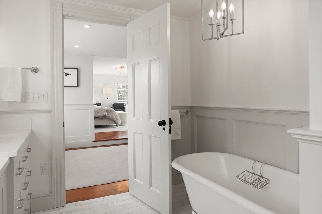 Bathroom, Bedroom, Free Standing Baths, Interior, Recessed Lighting, Wood Texture Flooring