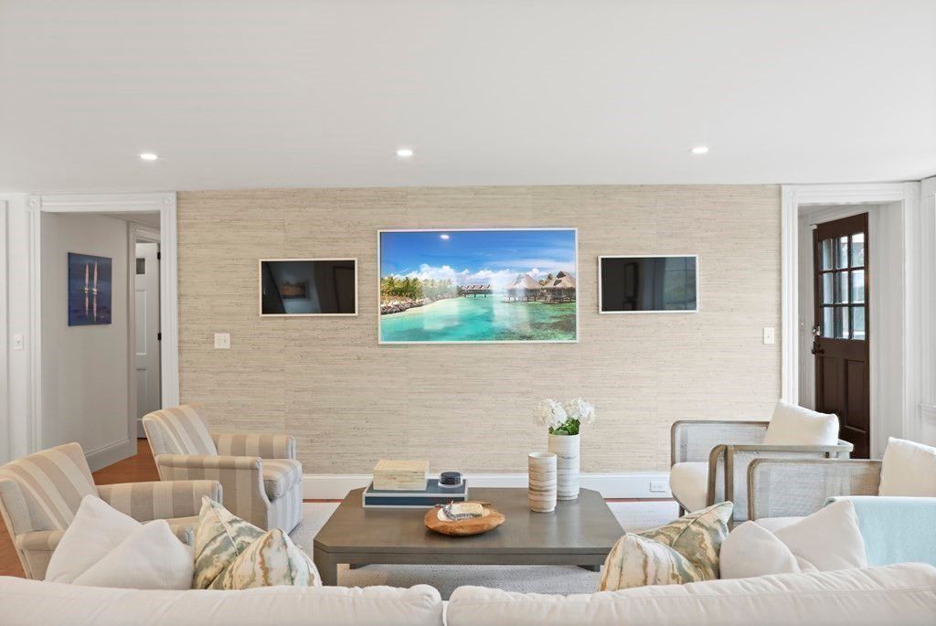 Interior, Living room, Recessed Lighting, Stone Walls, Wood Texture Flooring