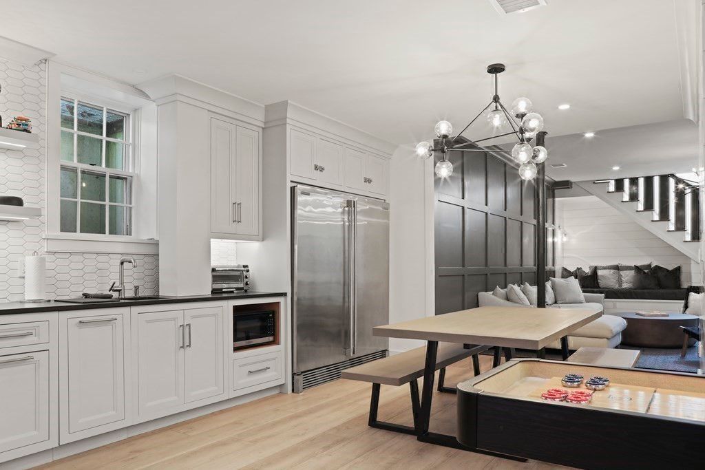 Dining room, Interior, Kitchen, Living room, Pendant Lights, Recessed Lighting, Stainless Steel Appliances, Wood Texture Flooring