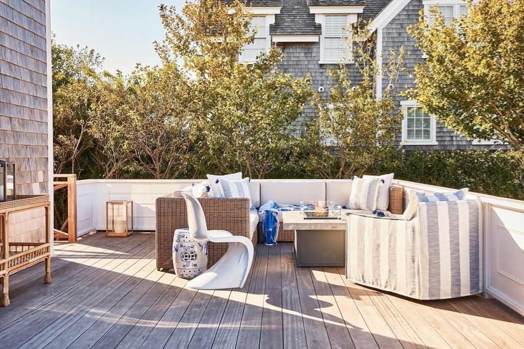 Exterior, Wood Texture Flooring