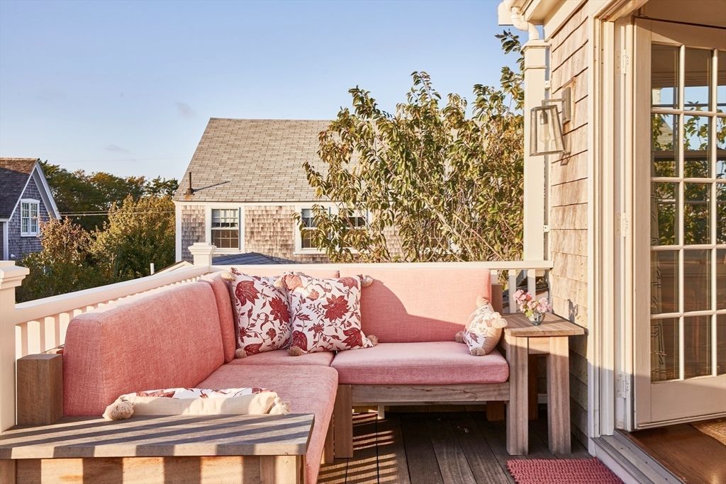 Exterior, Wood Texture Flooring