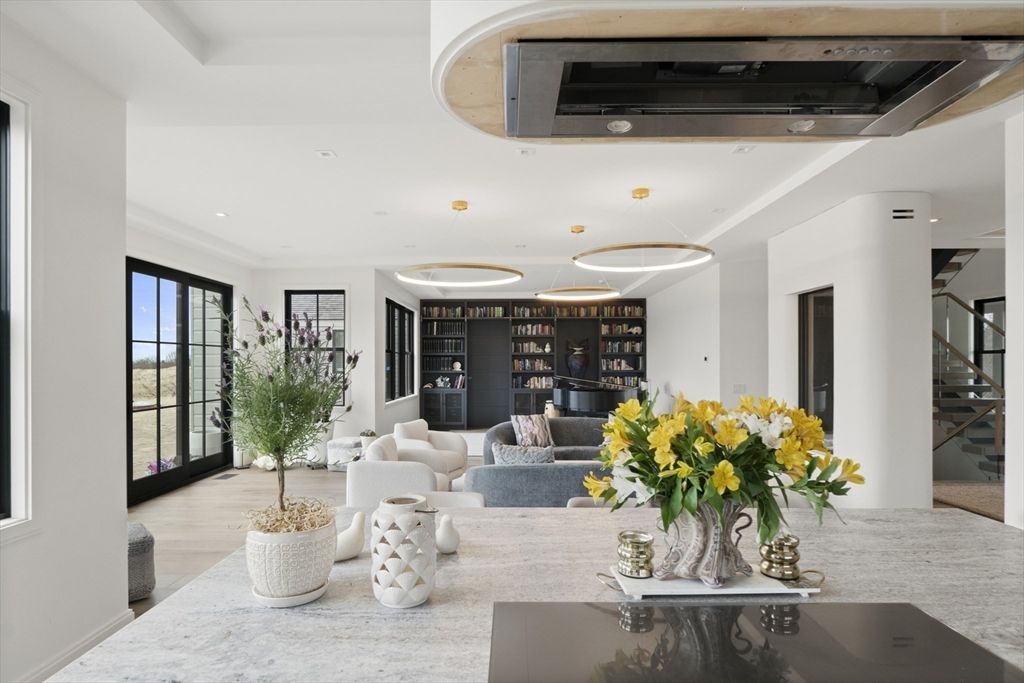 Interior, Living room, Pendant Lights, Recessed Lighting, Wood Texture Flooring