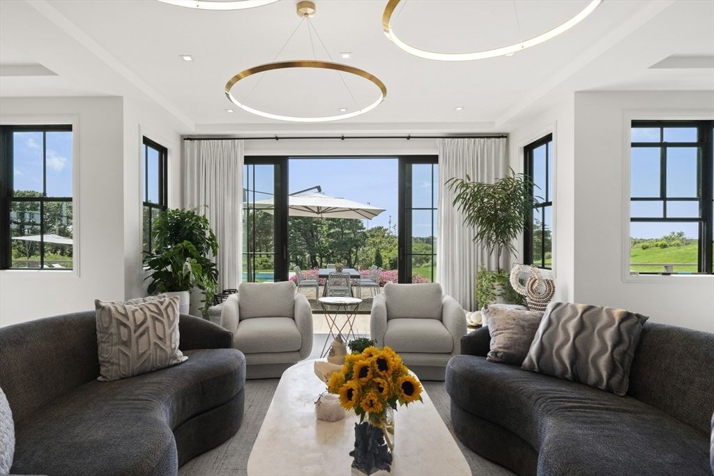 Interior, Living room, Pendant Lights, Recessed Lighting