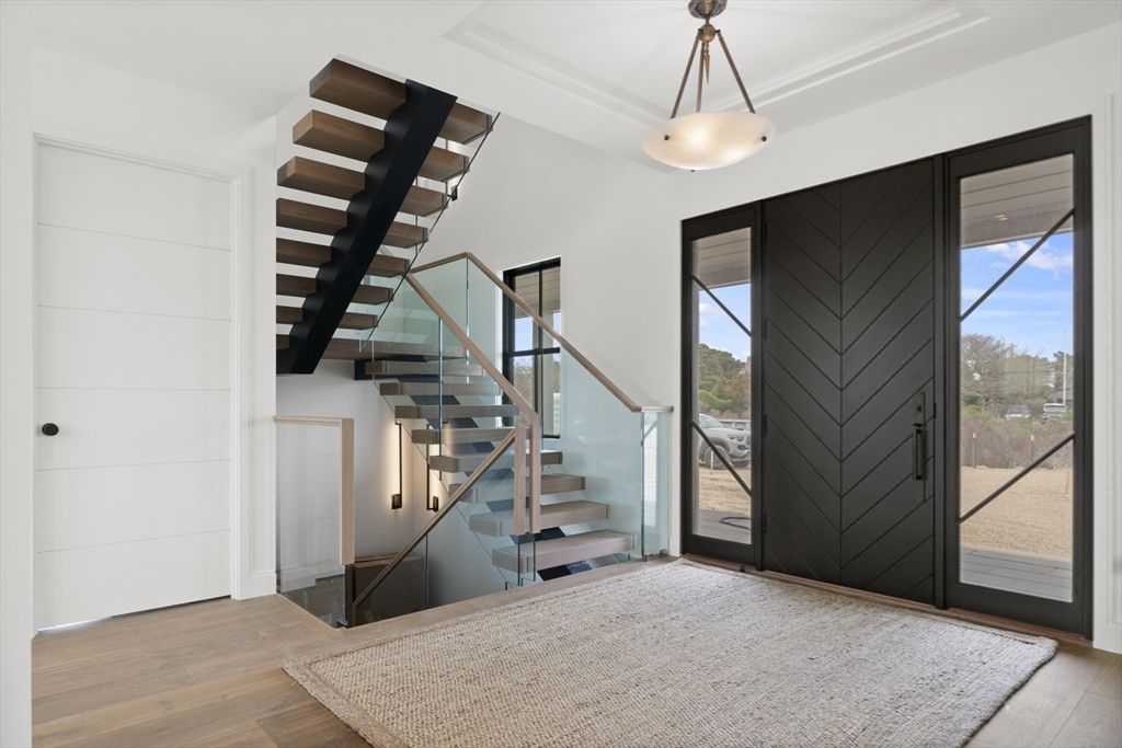Interior, Pendant Lights, Wood Texture Flooring