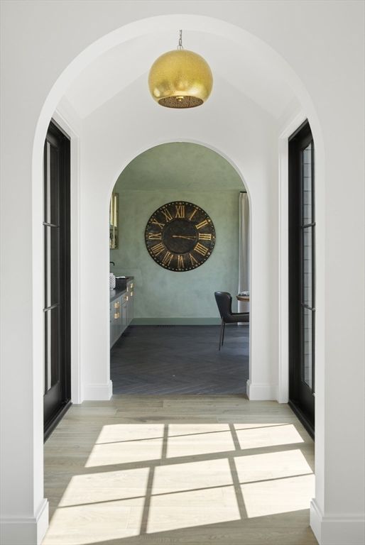 Interior, Pendant Lights, Wood Texture Flooring