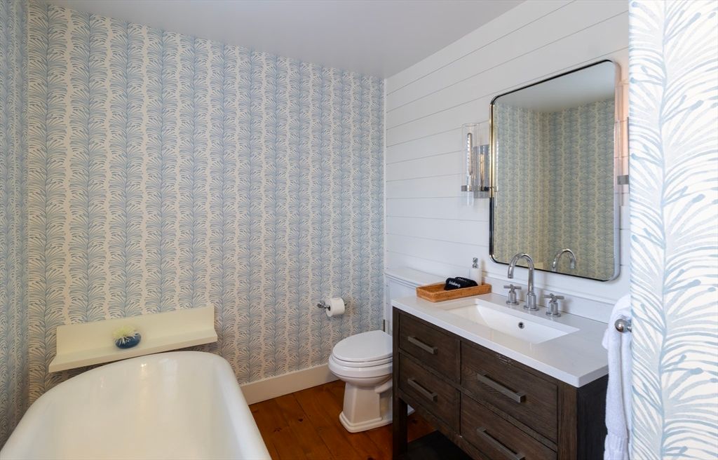 Bathroom, Dual Sink Vanities, Interior, Wood Texture Flooring