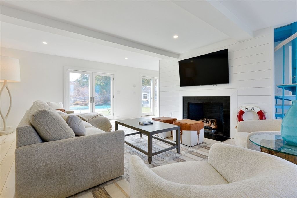 Fireplace, Interior, Living room, Recessed Lighting