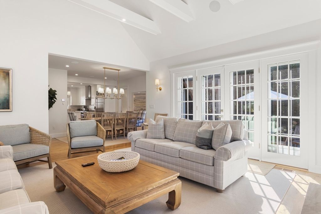 Chandelier, Dining room, Interior, Kitchen, Living room, Pendant Lights, Recessed Lighting, Stainless Steel Appliances, Wood Texture Flooring