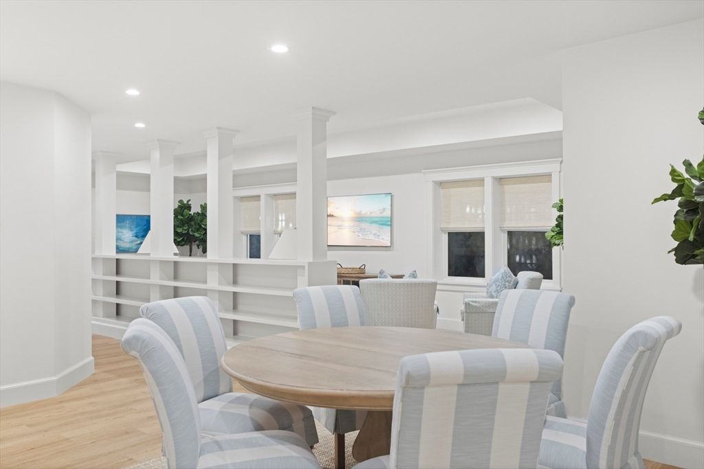 Dining room, Interior, Living room, Pendant Lights, Recessed Lighting, Wood Texture Flooring