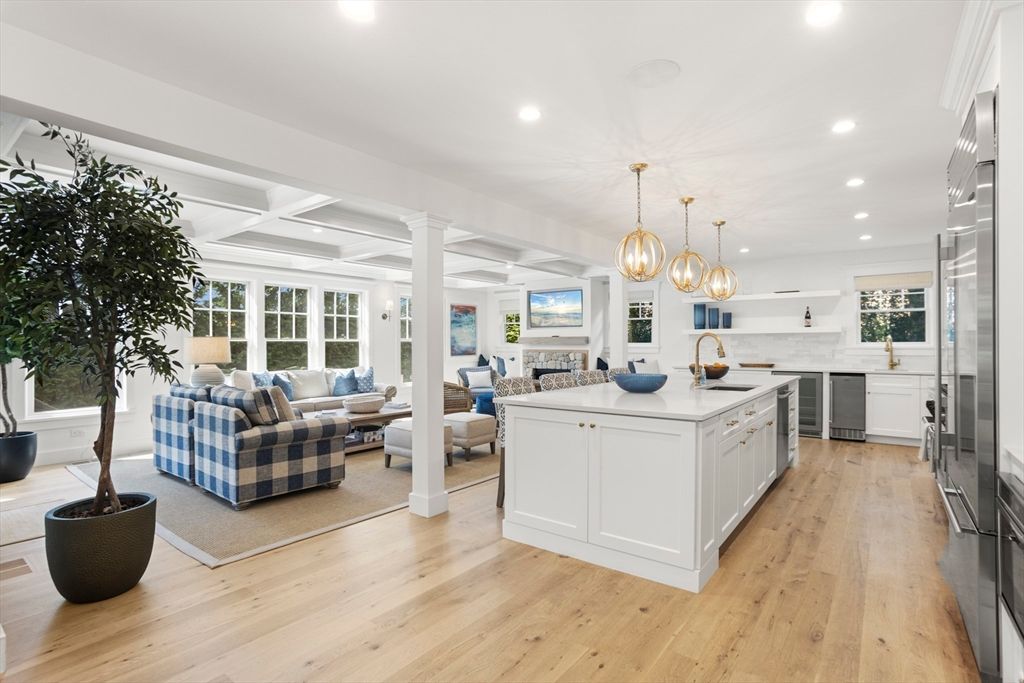 Interior, Kitchen, Living room, Pendant Lights, Recessed Lighting, Wood Texture Flooring