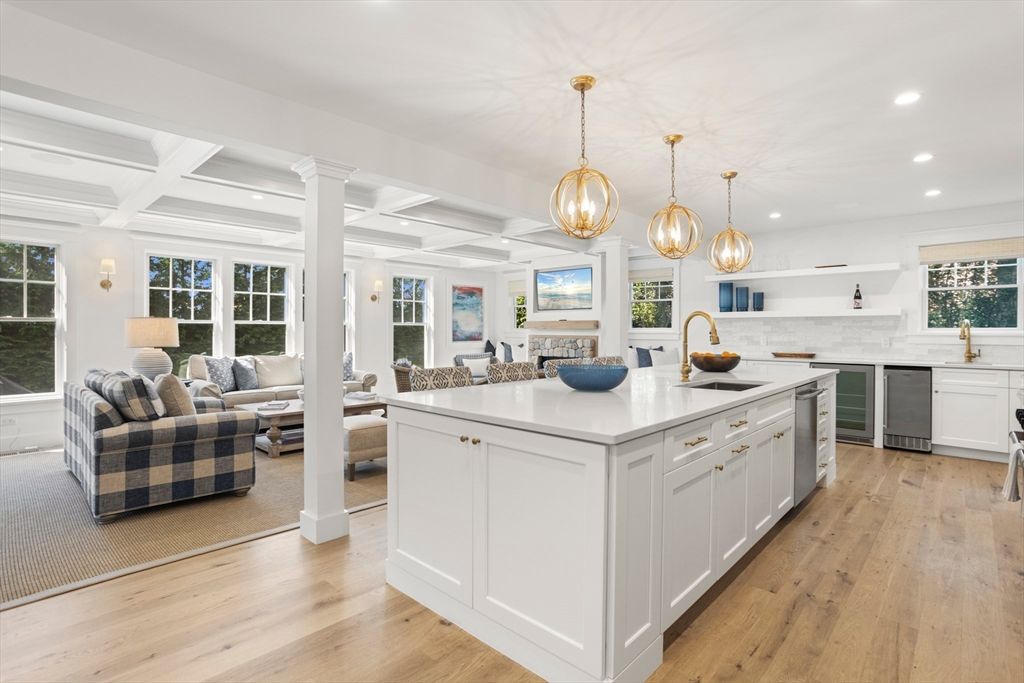 Interior, Kitchen, Living room, Pendant Lights, Recessed Lighting, Wood Texture Flooring