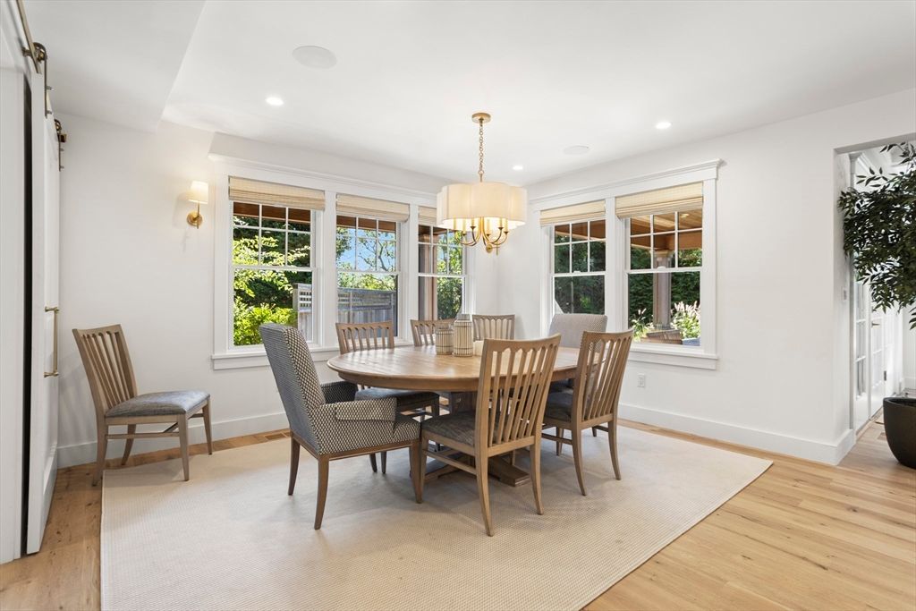 Chandelier, Dining room, Interior, Recessed Lighting, Wood Texture Flooring
