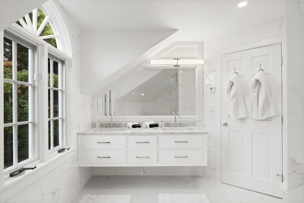 Bathroom, Interior, Marble, Marble Walls, Recessed Lighting