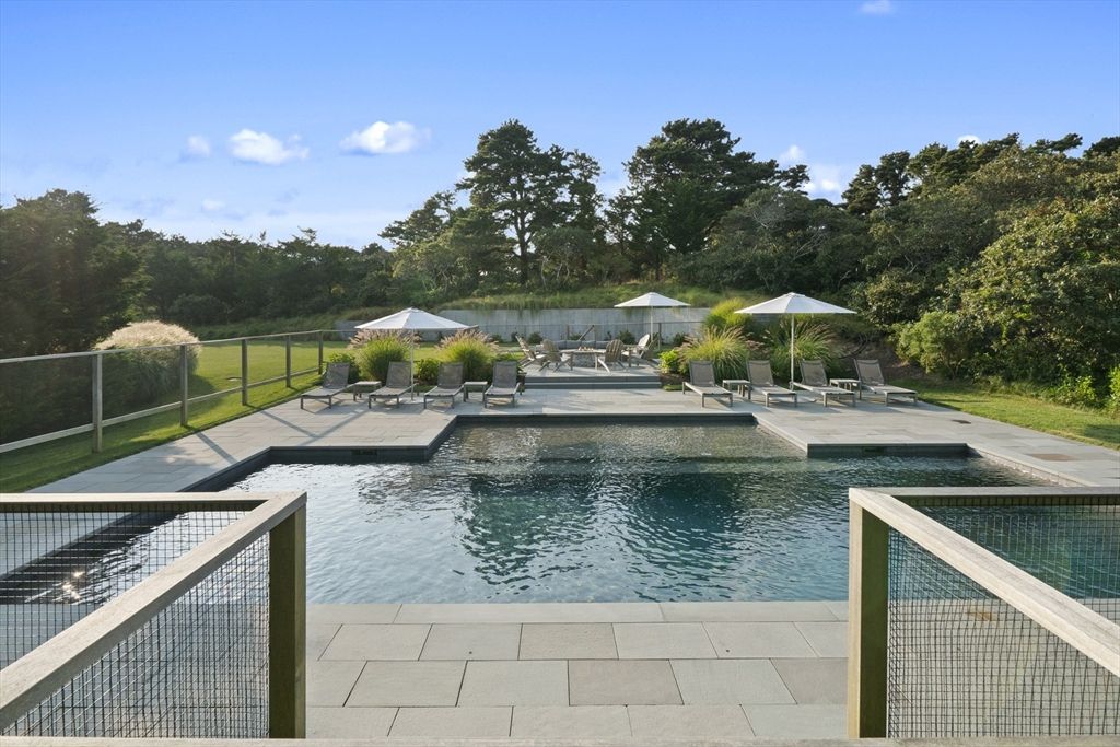 Exterior, Pool, Water