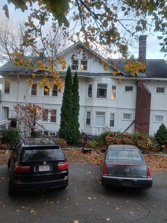 Exterior, Facade, Rowhouse