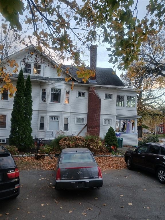 Exterior, Facade, Queen Anne Victorian