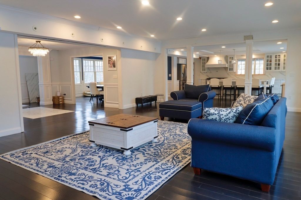 Dining room, Interior, Kitchen, Living room, Pendant Lights, Recessed Lighting, Wood Texture Flooring