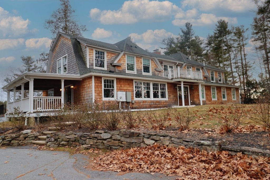 Exterior, Facade, Queen Anne Victorian