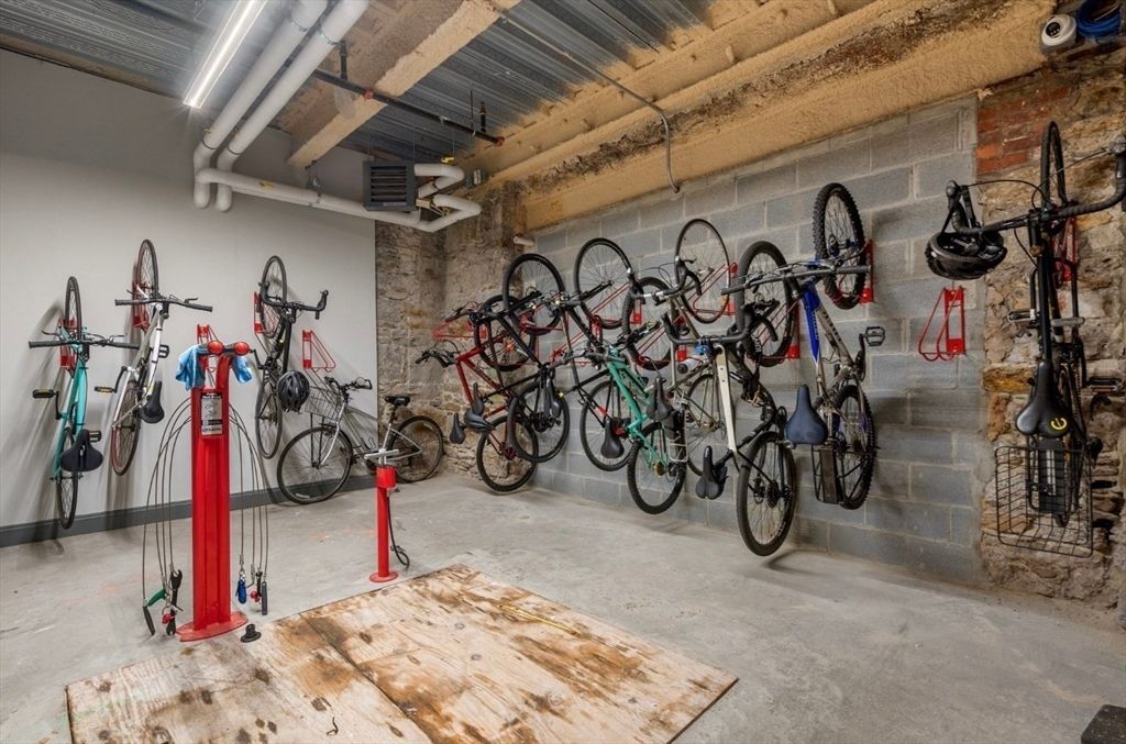Garage, Interior, Stone Walls