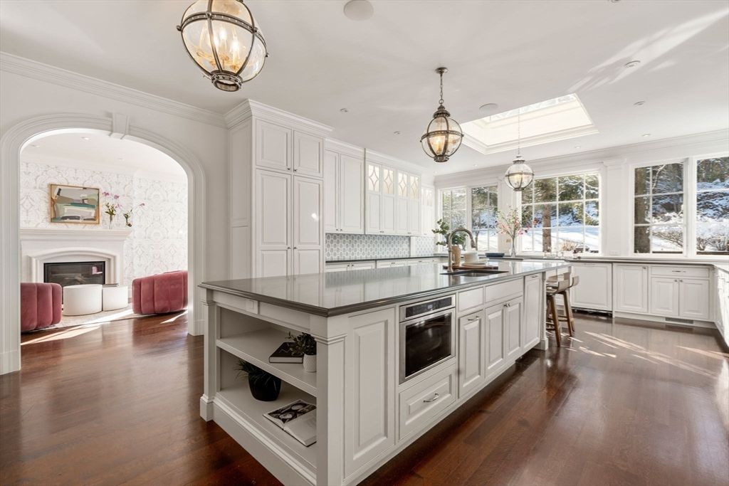 Fireplace, Interior, Kitchen, Pendant Lights, Recessed Lighting, Wood Texture Flooring