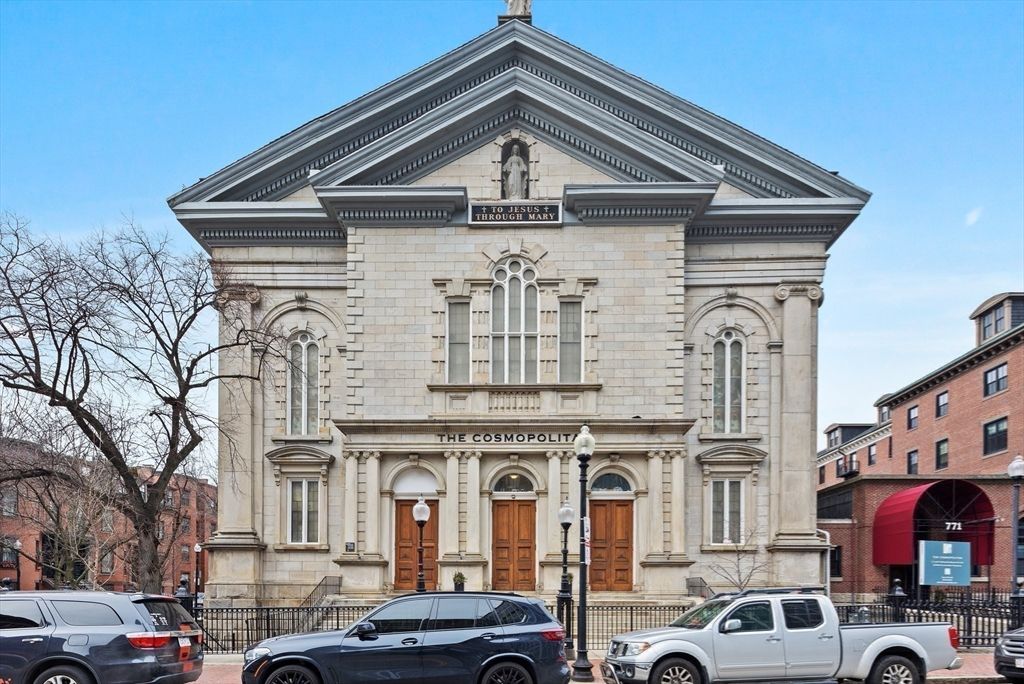 Exterior, Facade, Queen Anne Victorian