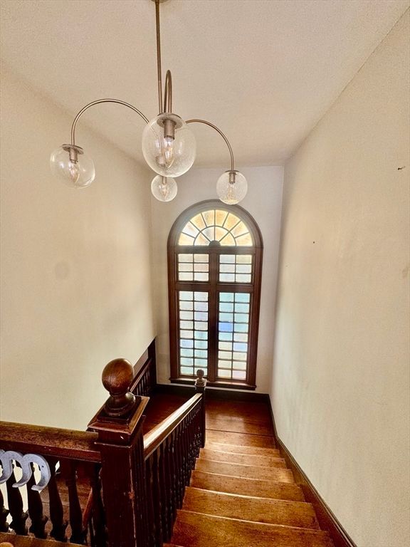 Interior, Pendant Lights, Wood Texture Flooring
