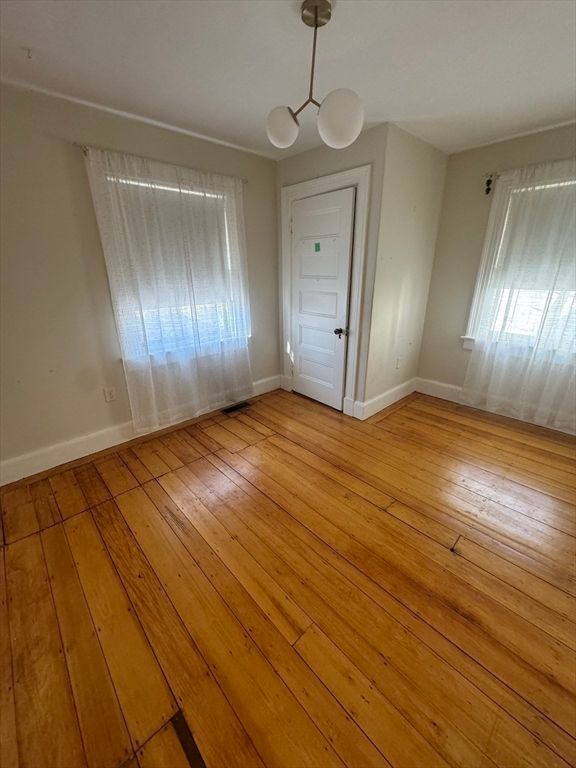Empty room, Interior, Pendant Lights, Wood Texture Flooring