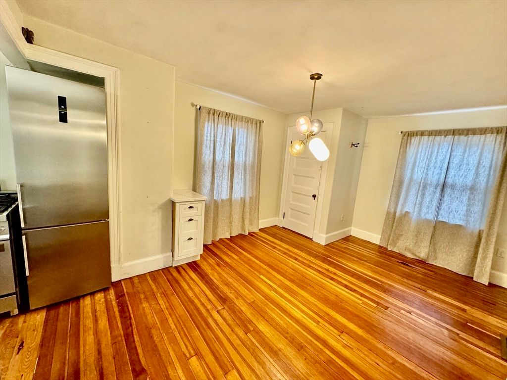Empty room, Interior, Pendant Lights, Wood Texture Flooring